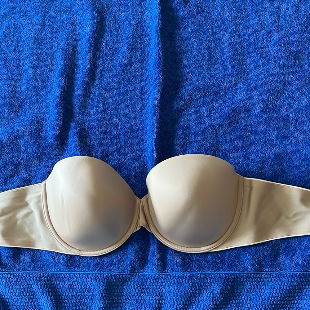 Victoria secret strapless bra. Lightweight padding tan 36D